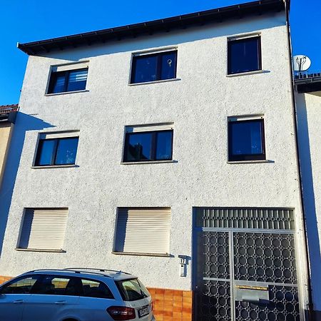 Schoene 3 Zi. Ferienwohnung Vor Den Toren Frankfurt Dreieich Eksteriør bilde